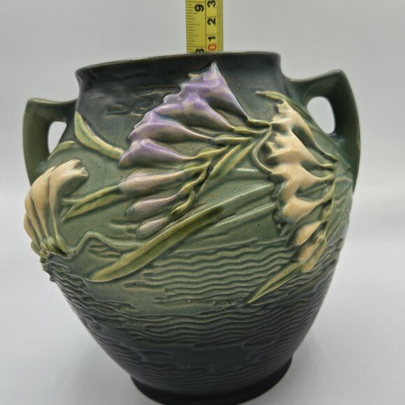 Vintage Roseville Pottery 4-8 Freesia Cookie Jar Made in the USA - Picture 5 of 10